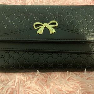 Sold‼️Black and gold chain wallet purse💕